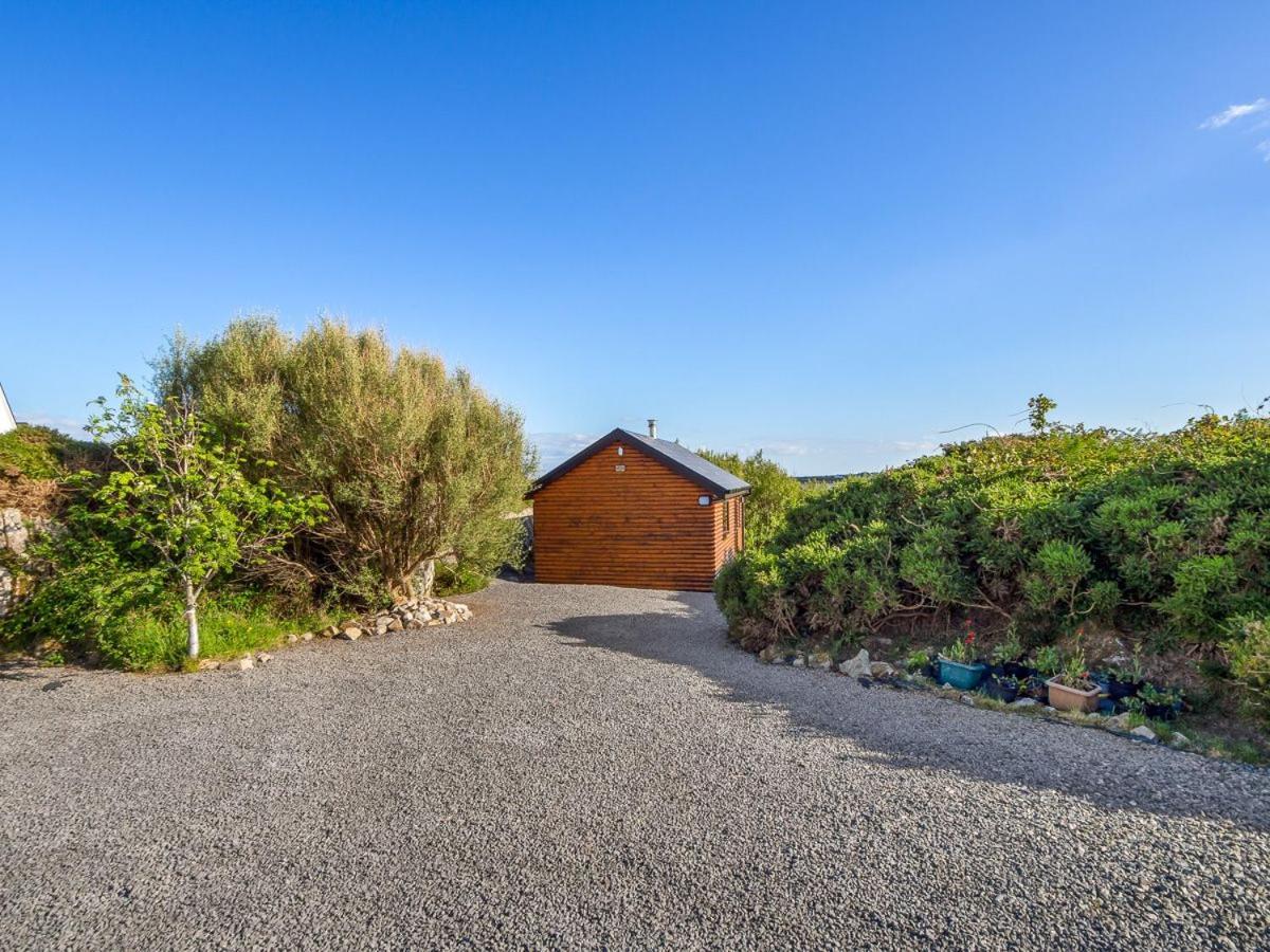 Seaside Log Cabin, Carna Villa Bagian luar foto