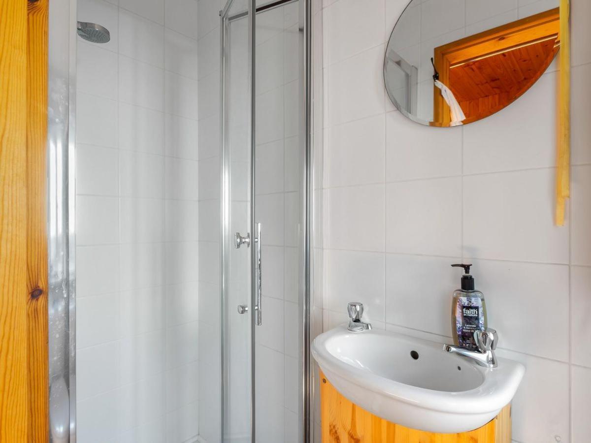 Seaside Log Cabin, Carna Villa Bagian luar foto