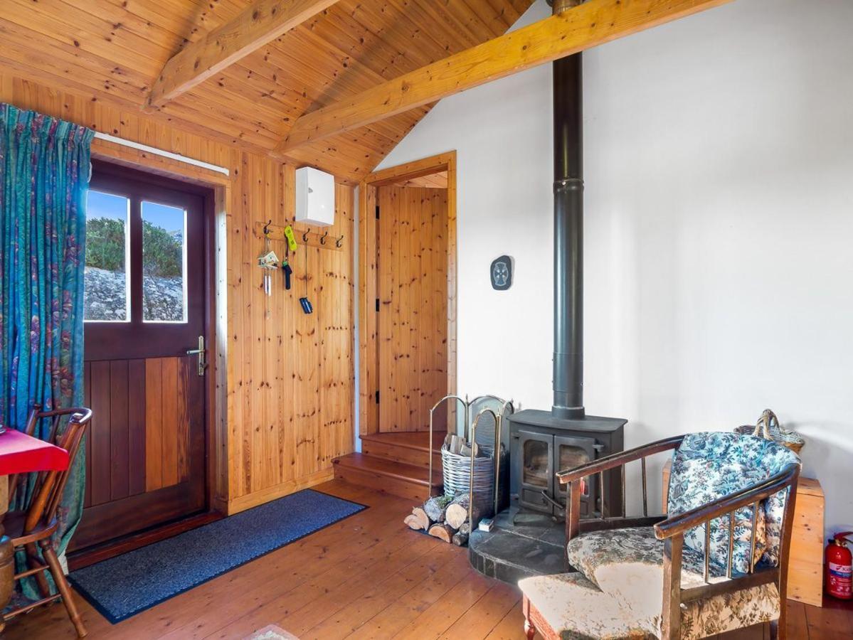 Seaside Log Cabin, Carna Villa Bagian luar foto