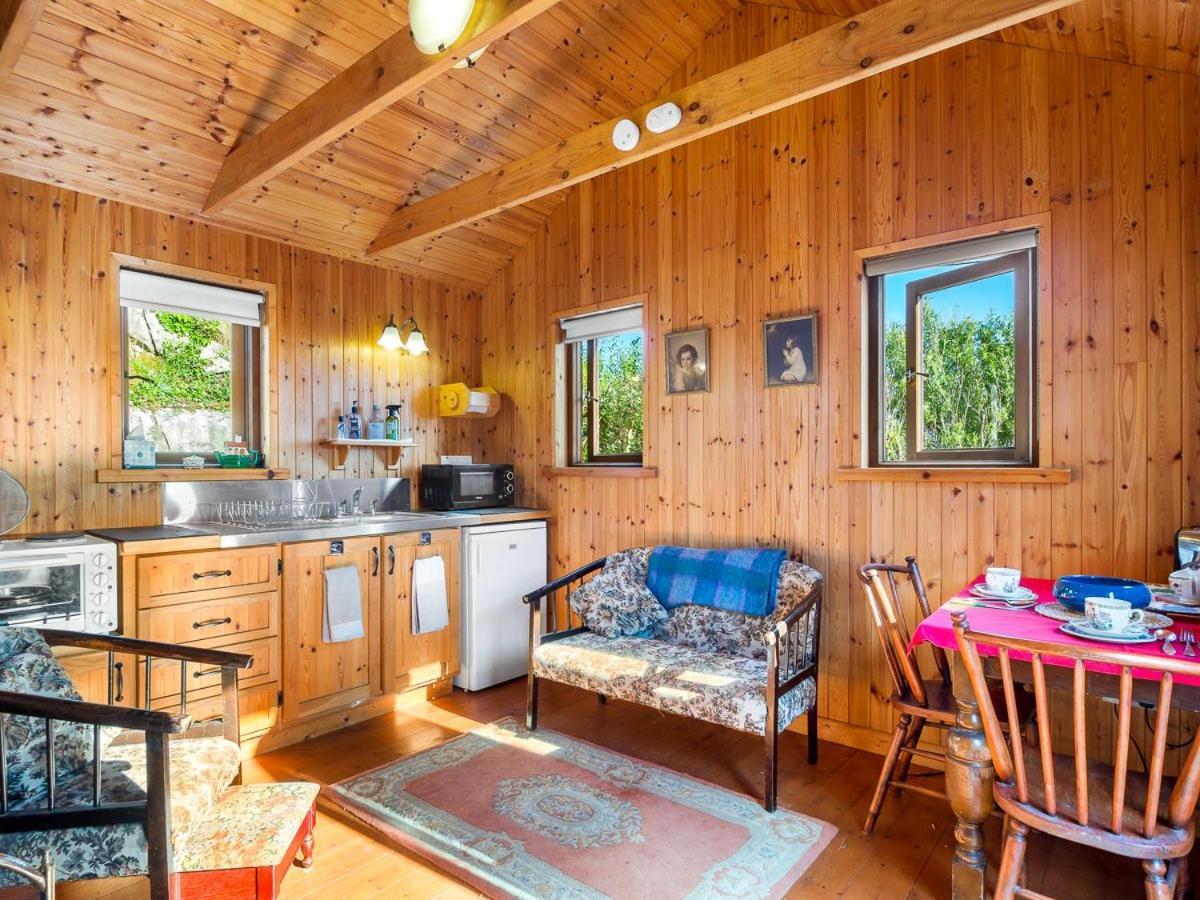 Seaside Log Cabin, Carna Villa Bagian luar foto