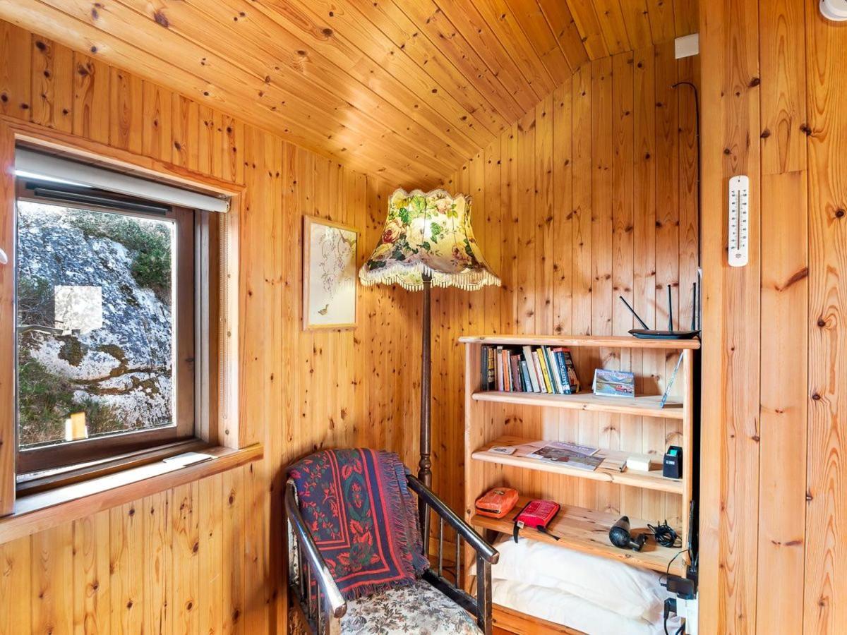 Seaside Log Cabin, Carna Villa Bagian luar foto